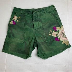 Free People Womens Shorts Scout Camo Green Floral Embroidered Button Fly Size 2